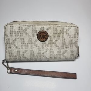 SALE Michael Kors Wallet Women's Leather, Ivory Gold Zipper, Wrist Strap, Used